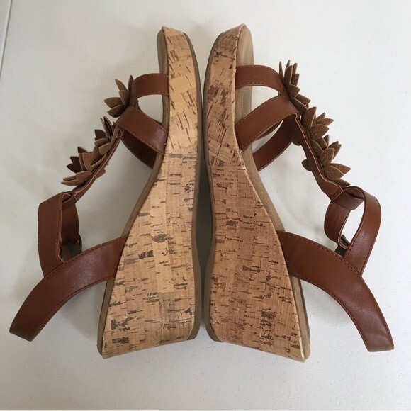 Yuu Roonie Tan Cork Wedge T Strap Flower Detail Open Toe Sandal Women Size 9 - Picture 4 of 13